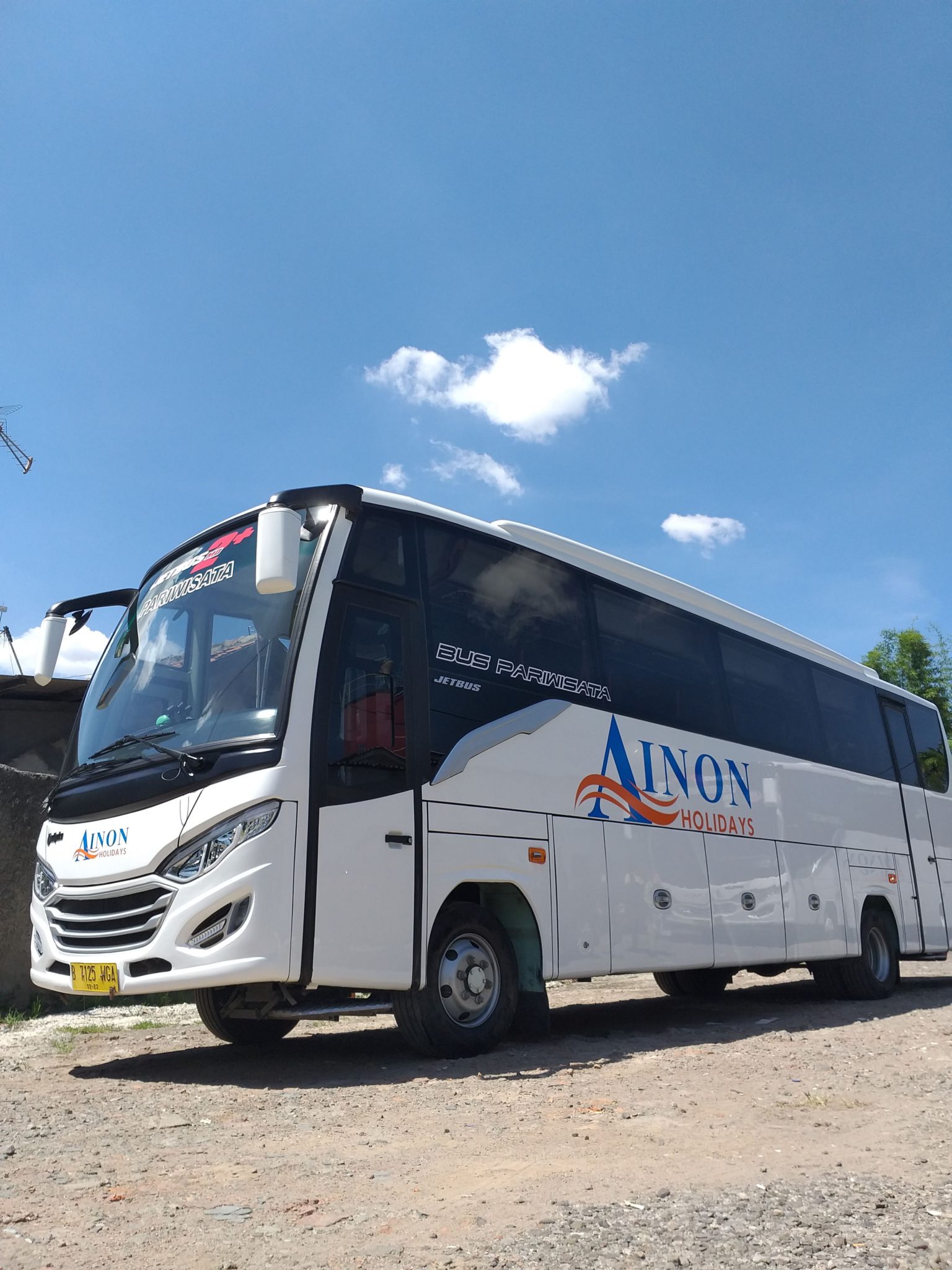 Ainon Bus Medium