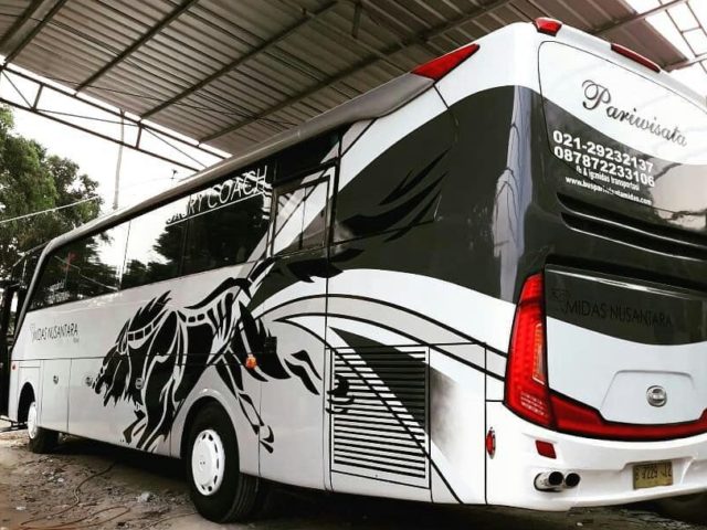 Big Bus Pariwisata Midas