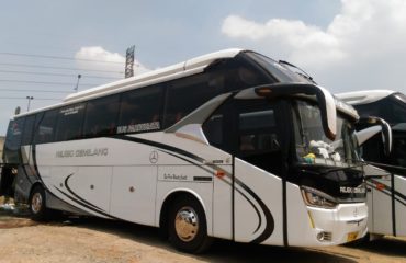 Bus Pariwisata Rejeki Gemilang