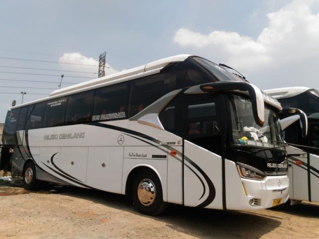 Bus Pariwisata Rejeki Gemilang