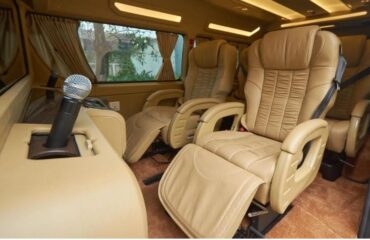 Interior HiAce Premio