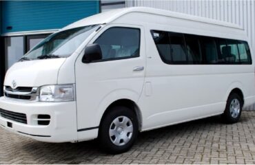 Mobil Travel Hiace