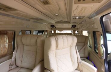 hiace 9 seater