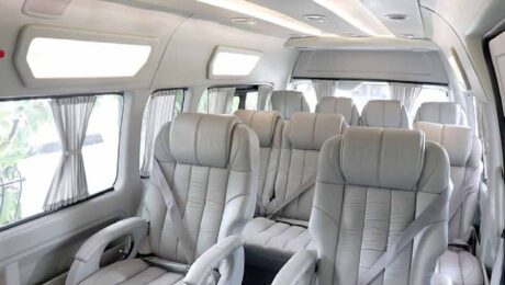 alasan sewa mobil hiace luxury