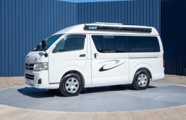 sewa hiace tangerang​