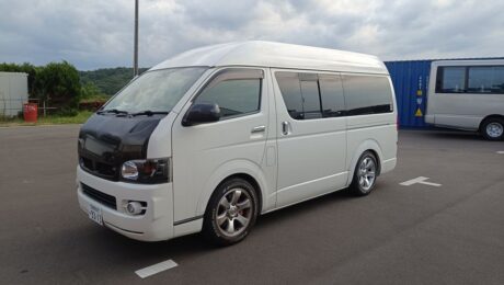 sewa hiace solo