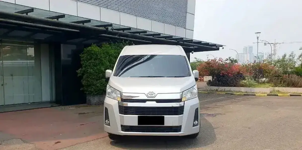 jasa-sewa-hiace-premio-jombang-tangsel-untuk-wisata (1) sewa hiace premio jombang