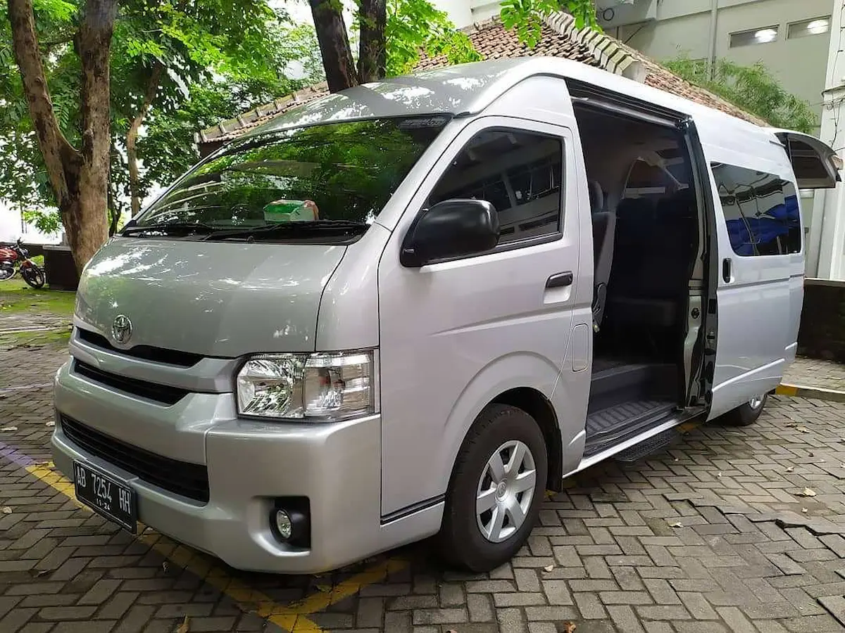 sewa-hiace-premio-jagakarsa-pilihan-tepat sewa hiace jagakarsa