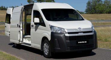sewa hiace premio kebayoran lama
