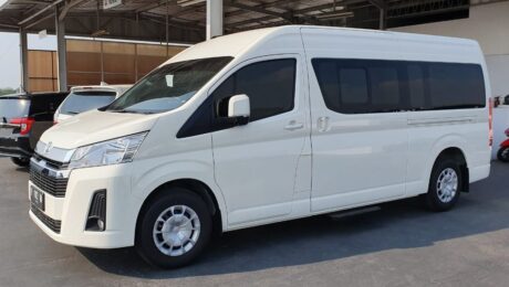 sewa hiace premio rempoa