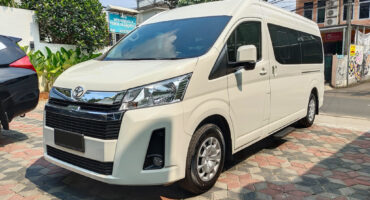 sewa hiace premio setiabudi