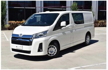 sewa hiace Kemang