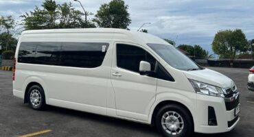 sewa hiace pariwisata