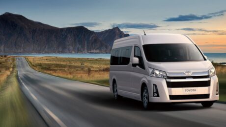 sewa mobil hiace karawang