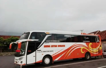 Fasilitas Bus Pariwisata Lengkap untuk Touring: Komponen Utama yang Harus Diperhatikan