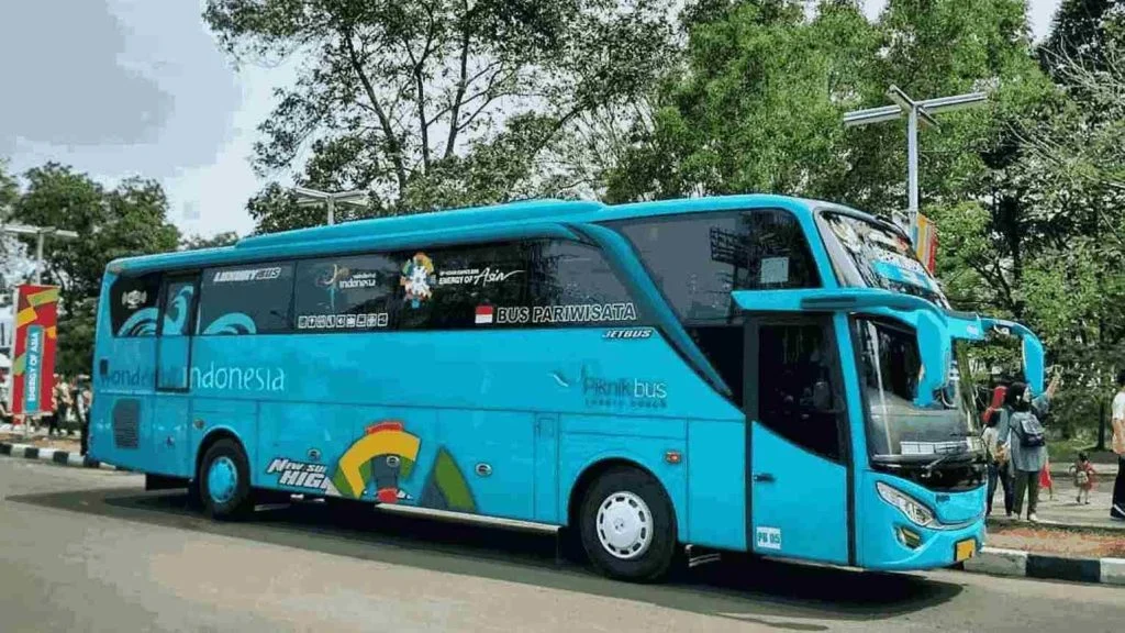 Manfaat jangka panjang dari memilih perusahaan sewa bus pariwisata terpercaya