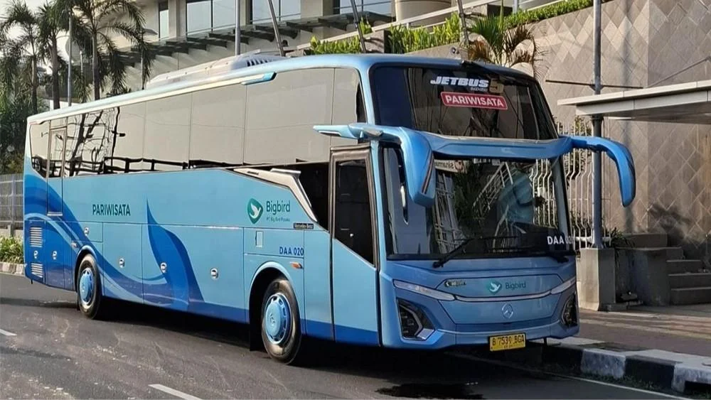Menilai Armada Bus Pariwisata yang Ditawarkan